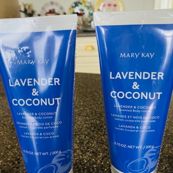 Mary Kay Bundle - Picture 3 of 4